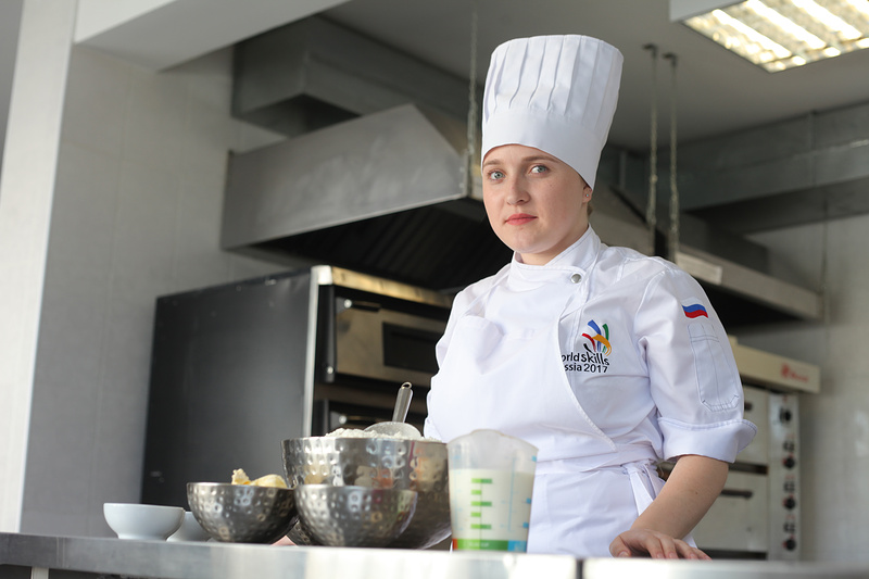 - Сьогодні ти можеш зробити ідеальний пиріг, а завтра - з рук геть погано, - каже 19-річна Єва Гаглоєва