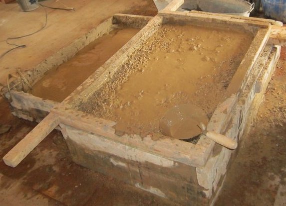 Суху очищену глину перед застосуванням необхідно замочити