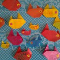 Країна орігамі: рибка з паперу   Ми зі своїми вихованцями дуже любимо працювати з папером різної фактури