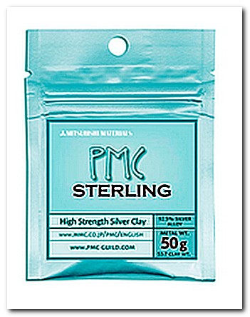 Срібна глина PMC + відрізняється від РМС3 величиною усадки кінцевого виробу, яка становить близько 15% і дещо поступається їй по міцності готового виробу, тому її не рекомендується використовувати для виготовлення кілець